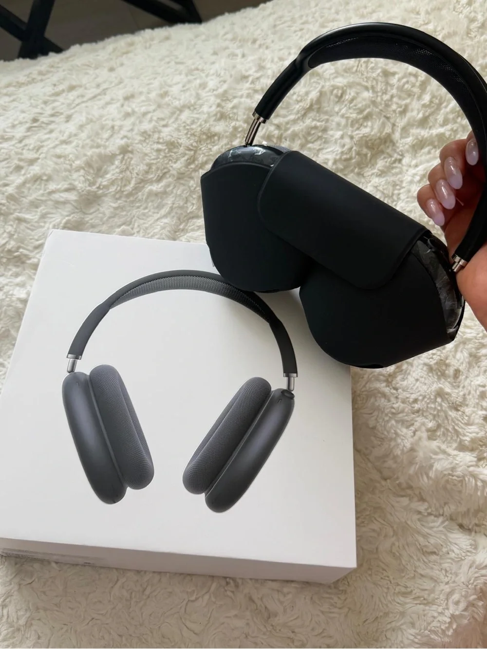 Apple AirPods Max - Space Gray Over-Ear Headphones